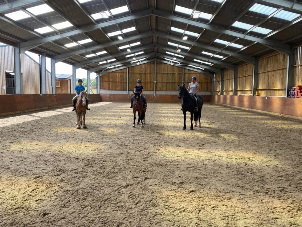 Contact Us – Gillian’s Riding School